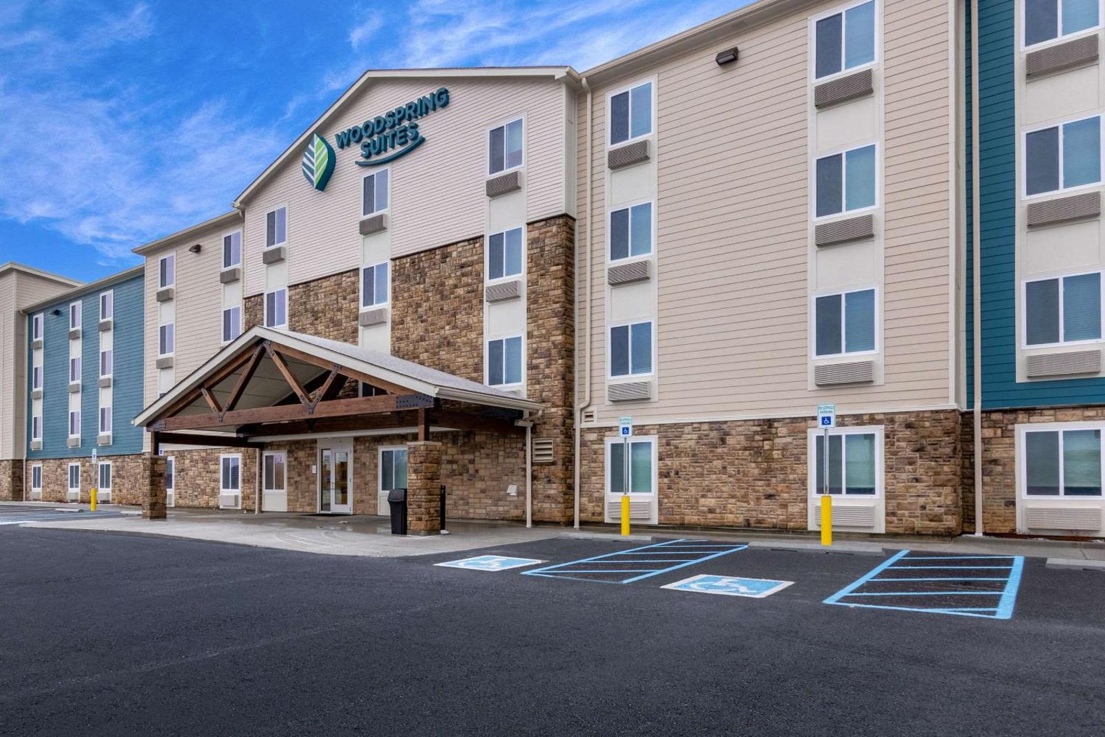 WoodSpring Suites Indianapolis Airport South Main image 2